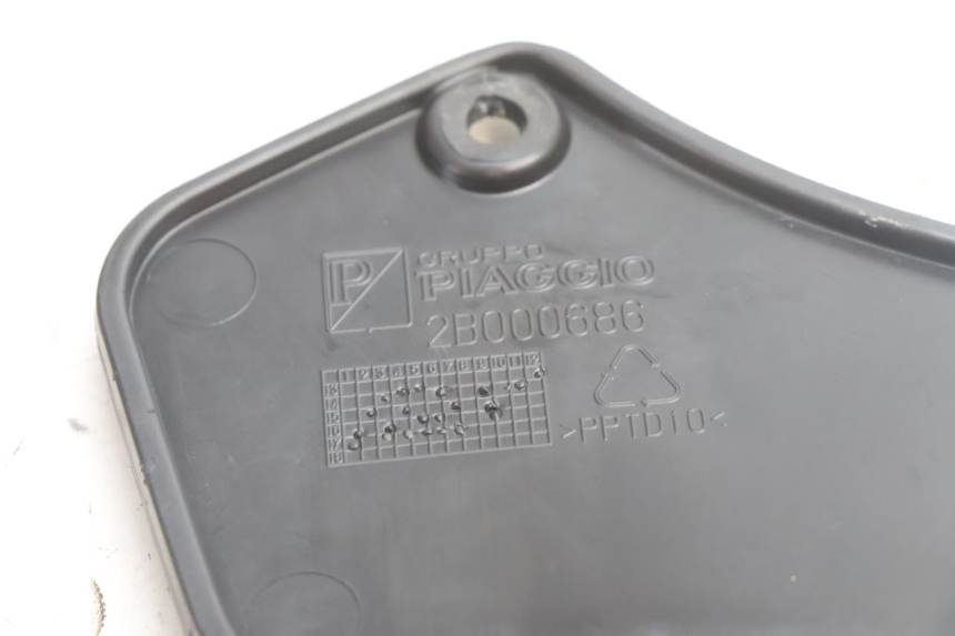 photo de FRONT INSPECTION COVER PIAGGIO MP3 500 (2016 - 2018) - Technical close-up