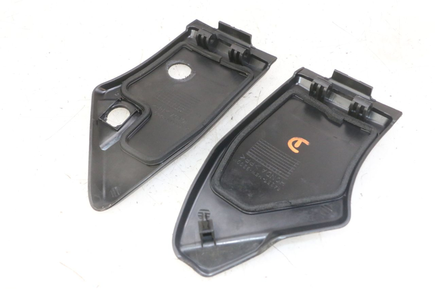 photo de FRONT INSPECTION COVER HONDA NTV DEAUVILLE ABS 700 (2007 - 2016) - Zoom on usage condition