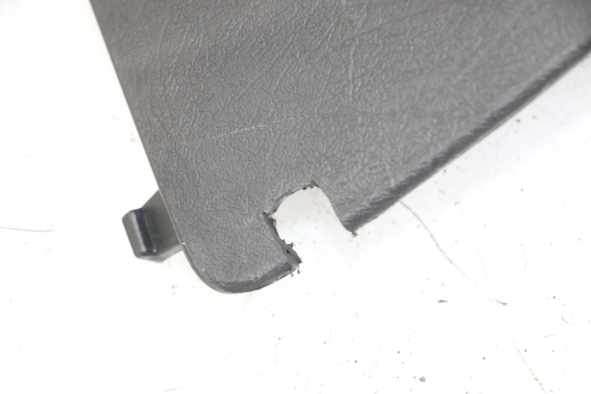 photo de FRONT INSPECTION COVER PIAGGIO VESPA GRANTURISMO 200 (2004 - 2005) - Fixing points details