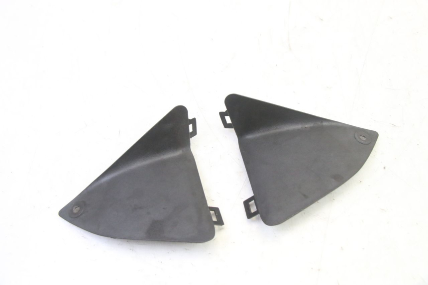 photo de FRONT INSPECTION COVER SUZUKI SV S 650 (2003 - 2009) - Zoom on usage condition