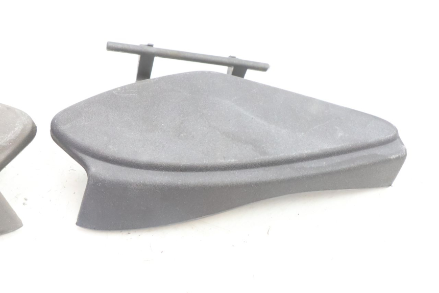 photo de FRONT INSPECTION COVER PIAGGIO X9 AMALFI 180 (2000 - 2003) - Fixing points details