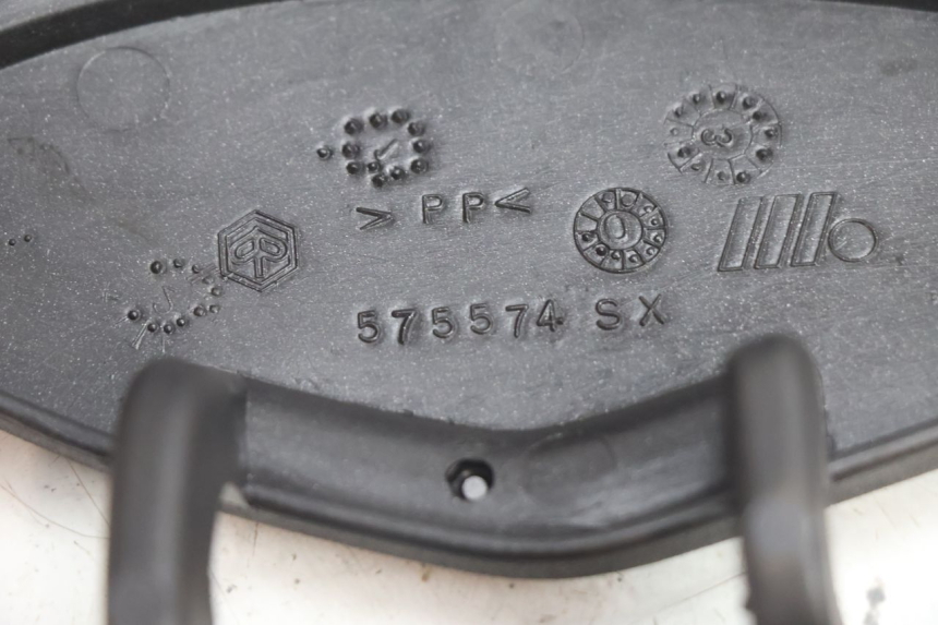 photo de FRONT INSPECTION COVER PIAGGIO X9 EVOLUTION 125 (2003 - 2007) - Fixing points details