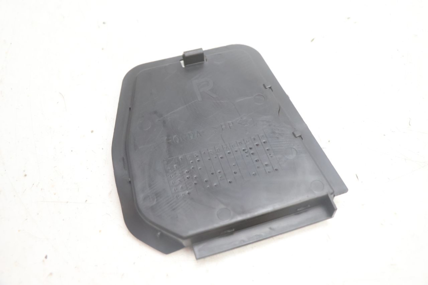 photo de RIGHT INSPECTION COVER HONDA FJS SILVER WING SILVERWING 400 (2005 - 2008) - Alternative perspective
