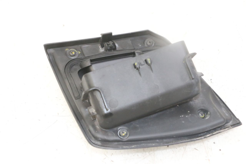 photo de RIGHT INSPECTION COVER HONDA FORZA ABS 300 (2013 - 2017) - Component detail