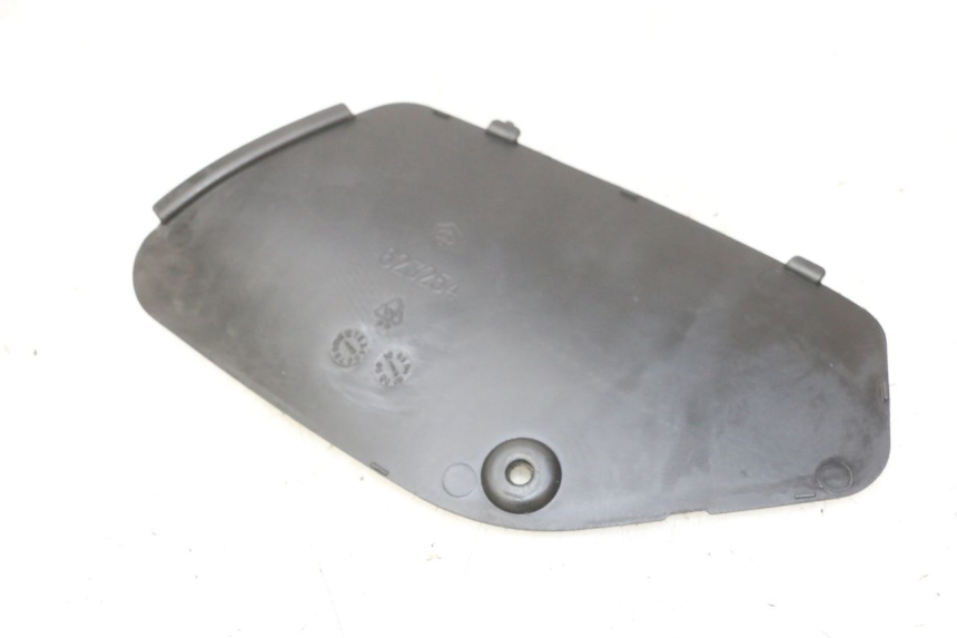 photo de RIGHT ACCESS PANEL PIAGGIO MP3 125 (2006 - 2014) - Component detail