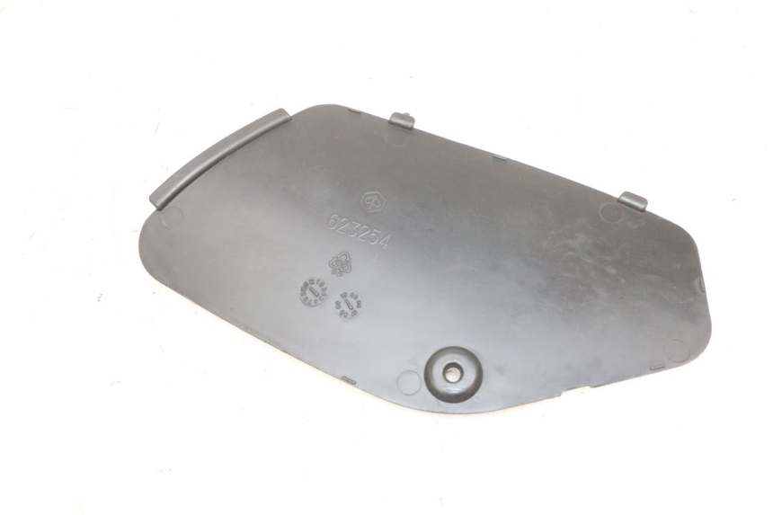 photo de RIGHT ACCESS PANEL PIAGGIO MP3 125 (2006 - 2014) - Component detail