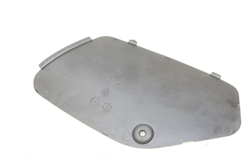 photo de RIGHT INSPECTION COVER PIAGGIO MP3 RL 250 (2006 - 2010) - Component detail