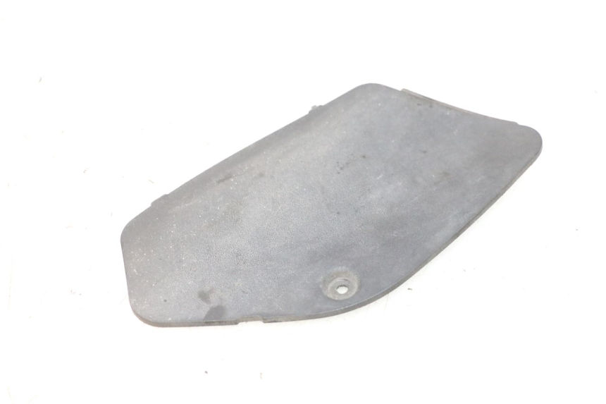 photo de RIGHT INSPECTION COVER PIAGGIO MP3 RL 250 (2006 - 2010) - Zoom on usage condition