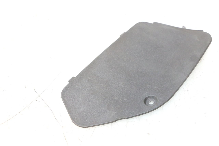 photo de RIGHT INSPECTION COVER PIAGGIO X8 STREET 125 (2006 - 2007) - Component detail