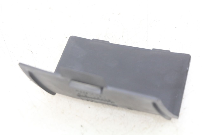 photo de LEFT SIDE ACCESS PANEL APRILIA ATLANTIC 125 (2003 - 2009) - Technical close-up