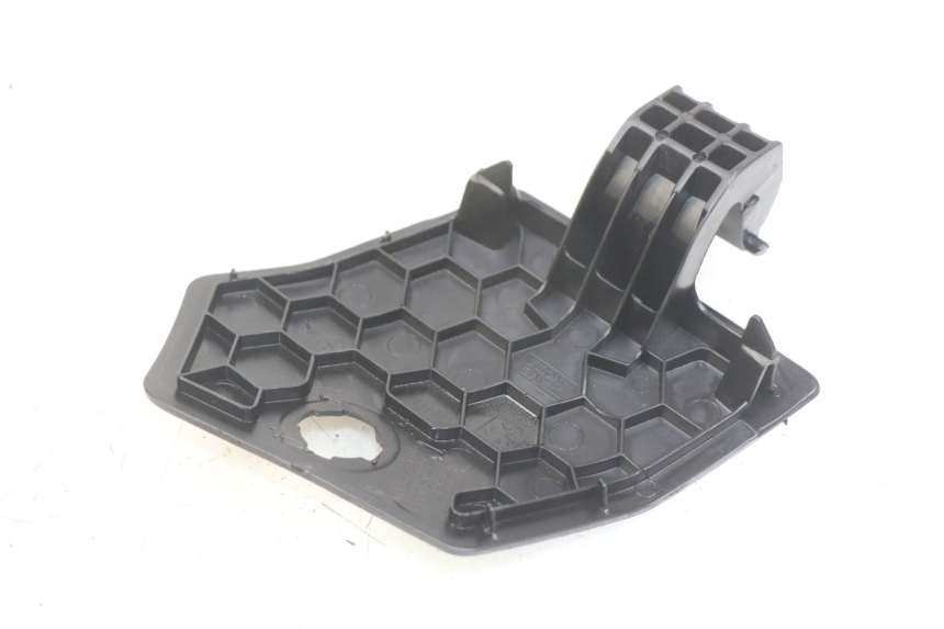 photo de LEFT SIDE ACCESS PANEL PEUGEOT CITYSTAR 2T 50 (2018 - 2021) - Zoom on usage condition