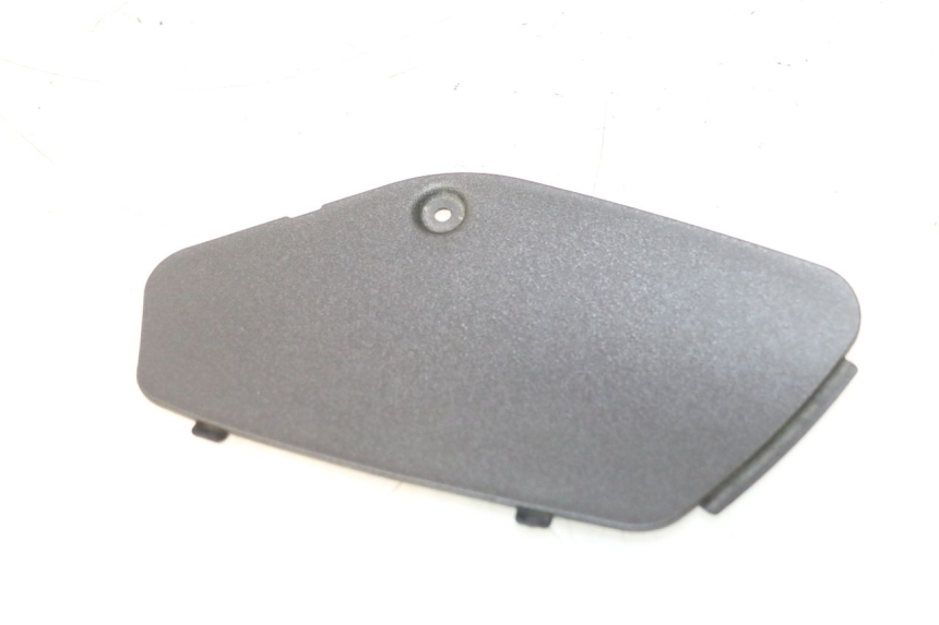 photo de LEFT INSPECTION COVER PIAGGIO MP3 LT 400 (2007 - 2012) - Zoom on usage condition