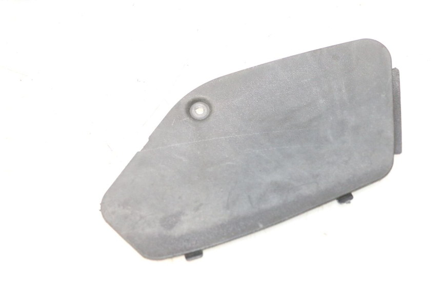 photo de LEFT INSPECTION COVER PIAGGIO MP3 125 (2006 - 2014) - Zoom on usage condition
