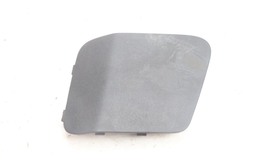 photo de LEFT ACCESS PANEL PEUGEOT SATELIS 125 (2013 - 2018) - Zoom on usage condition