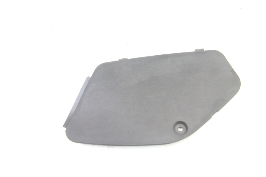 photo de LEFT SIDE ACCESS PANEL PIAGGIO XEVO - X EVO 125 (2007 - 2017) - Component detail