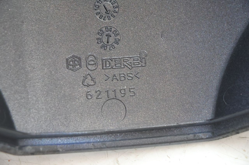 photo de INSPECTION COVER PIAGGIO LIBERTY 125 (1998 - 2008) - Technical close-up