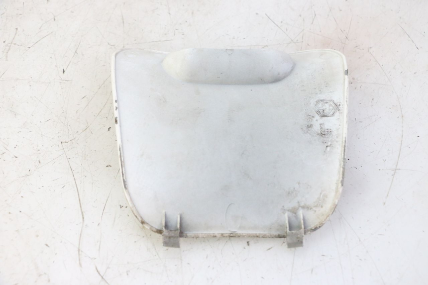 photo de INSPECTION COVER PIAGGIO LXV 4T 50 (2009 - 2013) - Zoom on usage condition