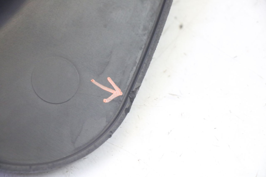 photo de INSPECTION COVER PIAGGIO MP3 RL 250 (2006 - 2010) - Technical close-up