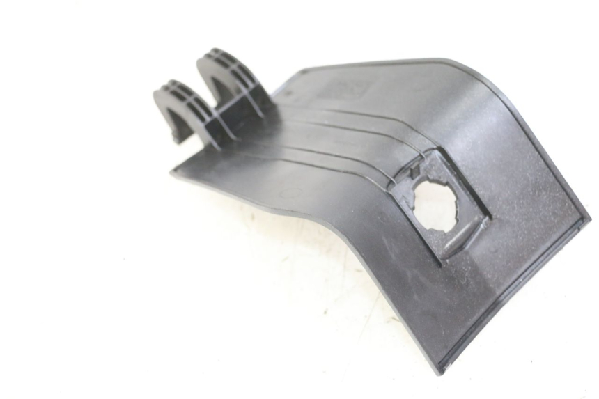 photo de INSPECTION COVER PEUGEOT SATELIS 125 (2013 - 2018) - Zoom on usage condition