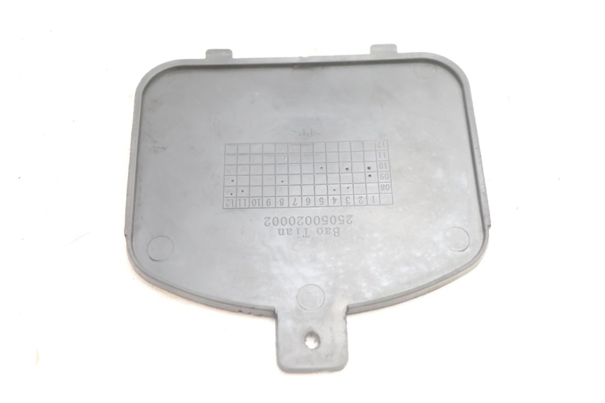 photo de INSPECTION COVER RAZZO QTR 50 (2011 - 2018) - Alternative perspective