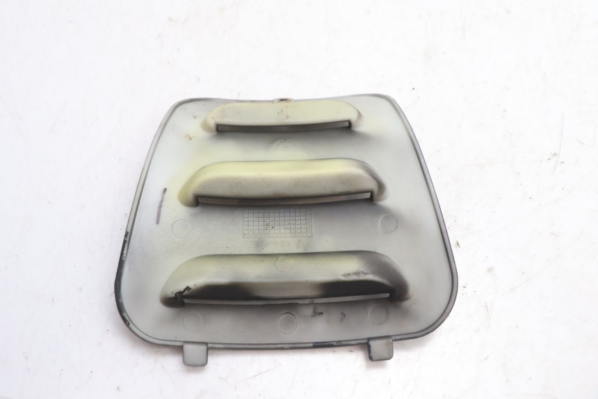 photo de INSPECTION COVER YIYING RETRO 50 (2008 - 2017) - Zoom on usage condition