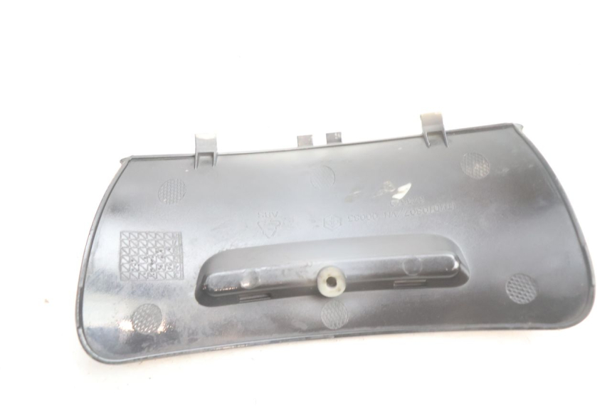 photo de ACCESS PANEL PIAGGIO VESPA PRIMAVERA 2T 50 (2013 - 2018) - Fixing points details