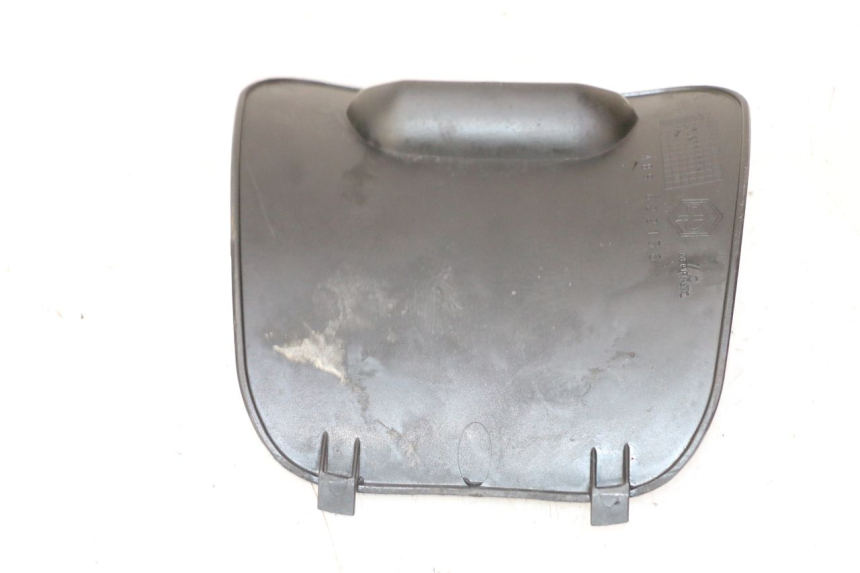 photo de ACCESS PANEL PIAGGIO VESPA S 2T 50 (2007 - 2014) - Alternative perspective