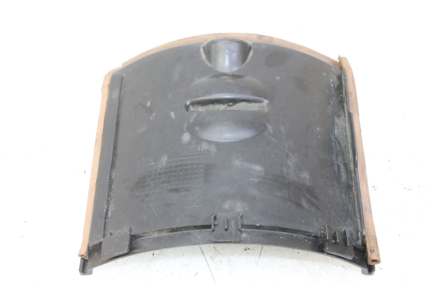 photo de INSPECTION COVER PEUGEOT VIVACITY NEW 4T 50 (2008 - 2017) - Zoom on usage condition