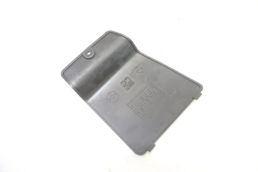 photo de ACCESS PANEL PIAGGIO X9 EVOLUTION 125 (2003 - 2007) - Zoom on usage condition