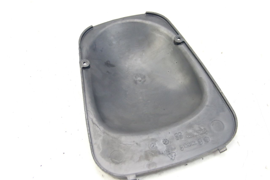 photo de ACCESS PANEL PIAGGIO XEVO - X EVO 125 (2007 - 2017) - Zoom on usage condition