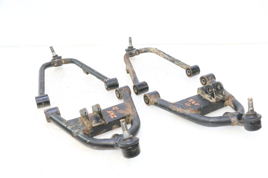 photo de FRONT WISHBONE CONTROL ARM KYMCO MXU R 250 (2004 - 2010) - Spare part profile view