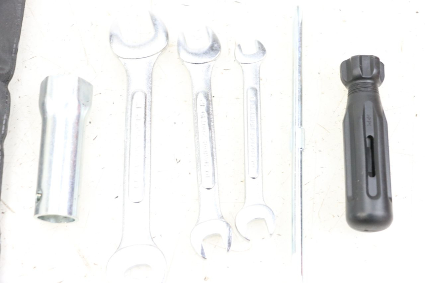 photo de TOOL KIT DAELIM A-FOUR 2T 50 (2005 - 2012) - Component detail