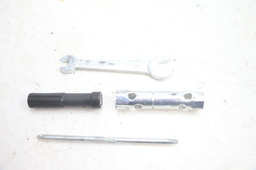 photo de TOOL KIT KYMCO AGILITY 4T 50 (2018 - 2022) - Component detail