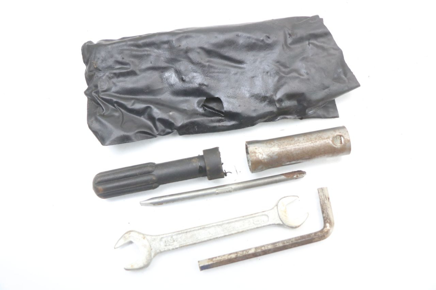 photo de TOOL KIT JONWAY AZTRAL 125 (2008 - 2017) - Component detail