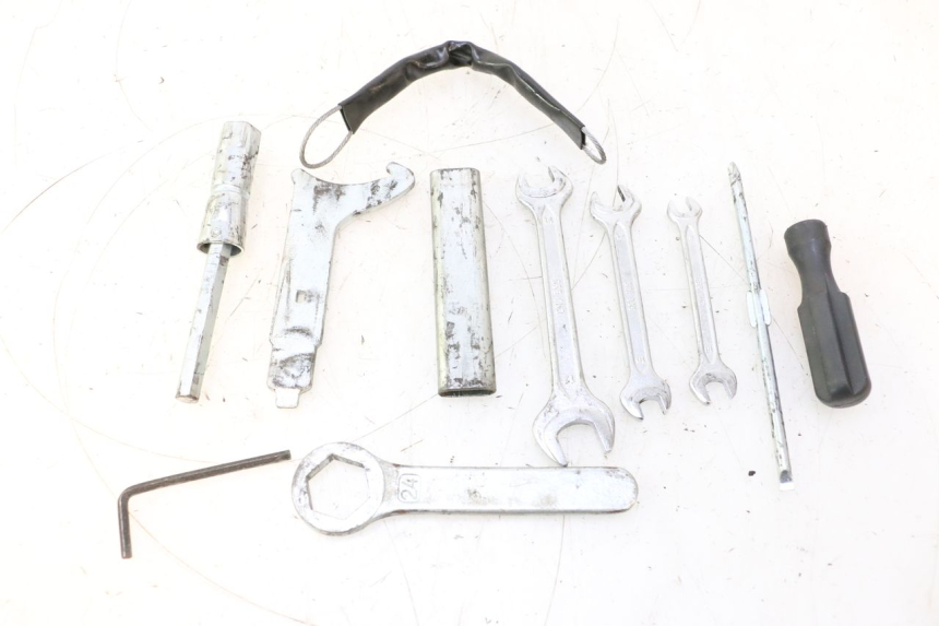 photo de TOOL KIT HONDA CB F HORNET 600 (2005 - 2006) - Main view