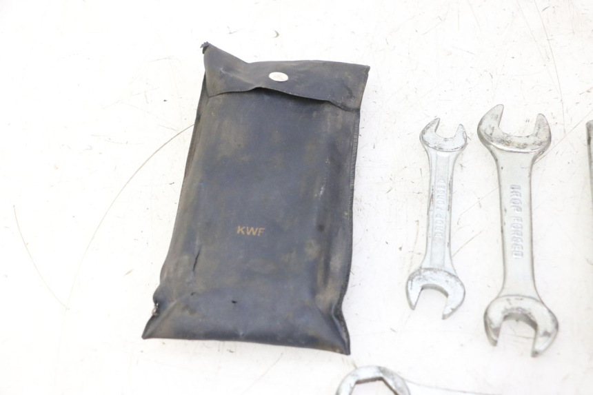 photo de TOOL KIT HONDA CBF 125 (2009 - 2015) - Additional view of the item