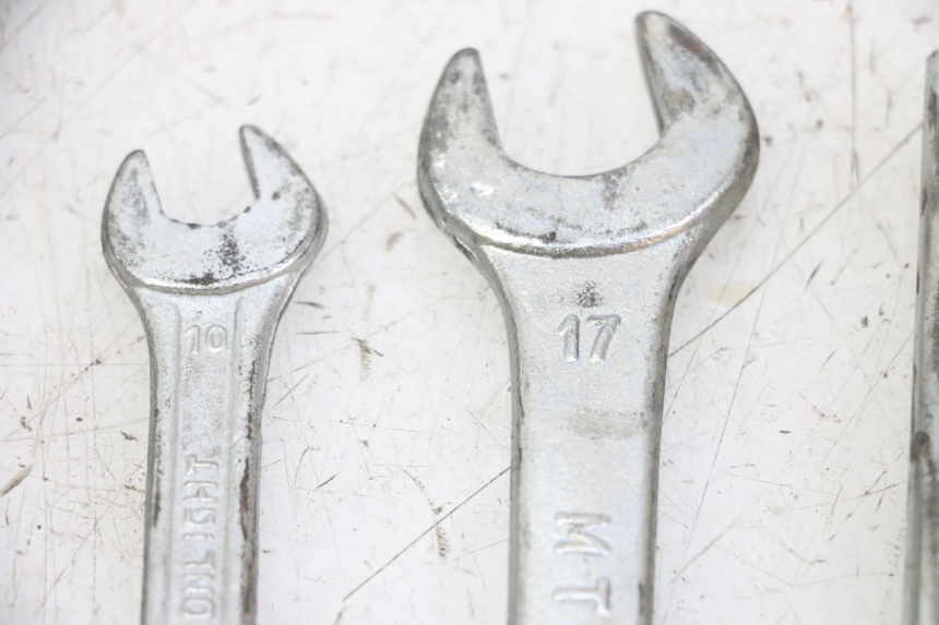 photo de TOOL KIT HONDA CBF 125 (2009 - 2015) - Fixing points details