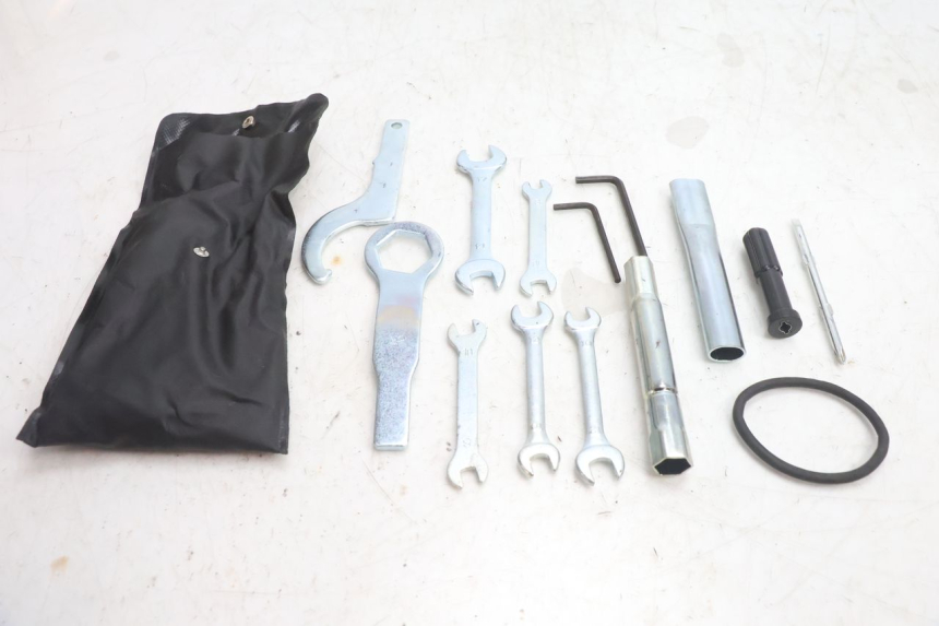 photo de TOOL KIT YAMAHA FZ8 800 (2010 - 2016) - Main view