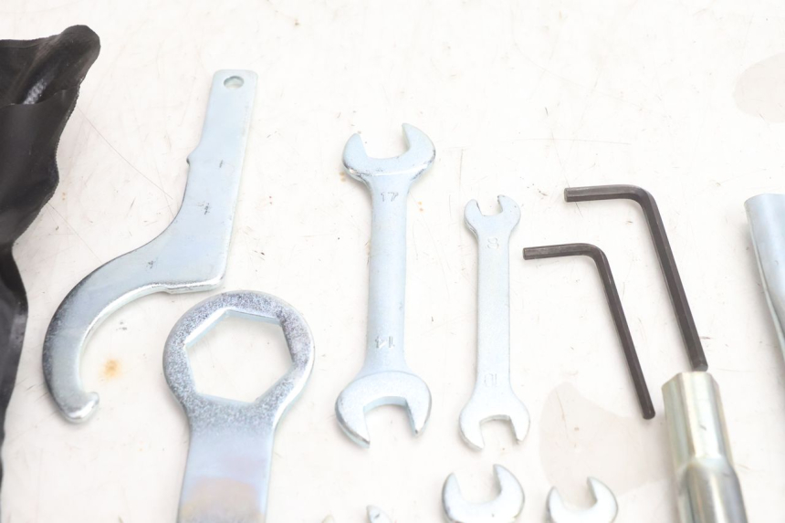 photo de TOOL KIT YAMAHA FZ8 800 (2010 - 2016) - Component detail