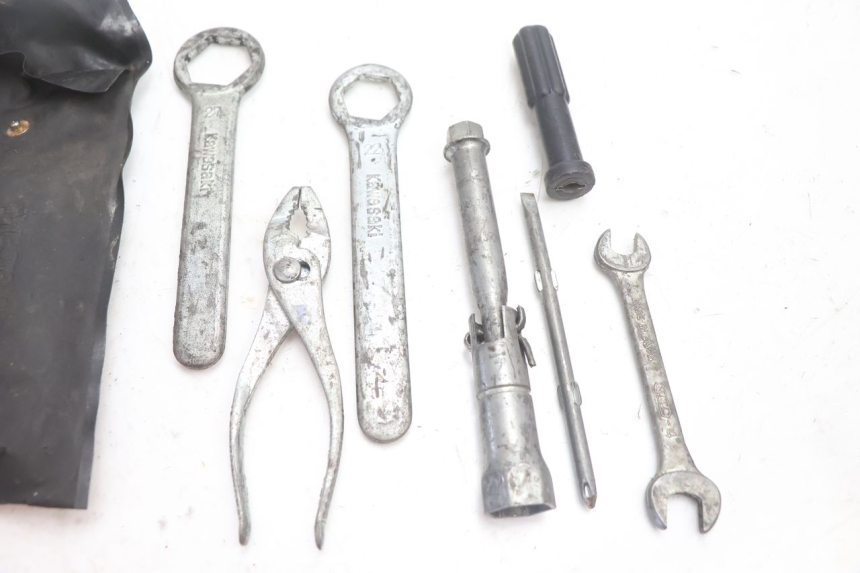 photo de TOOL KIT KAWASAKI GPX F ZX750F 750 (1986 - 1990) - Component detail