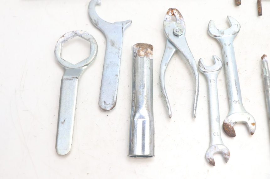 photo de TOOL KIT SUZUKI GSR 600 (2005 - 2012) - Alternative perspective