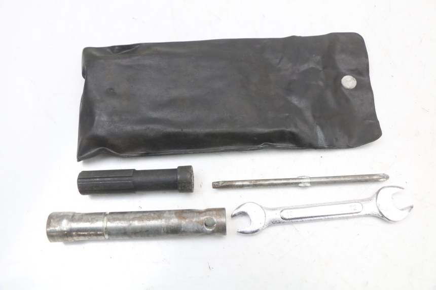 photo de TOOL KIT HYOSUNG GTR 125 (2006 - 2008) - Component detail