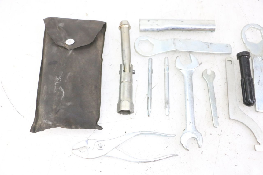 photo de TOOL KIT KAWASAKI ZR7 ZR-7 S 750 (1999 - 2004) - Product overview