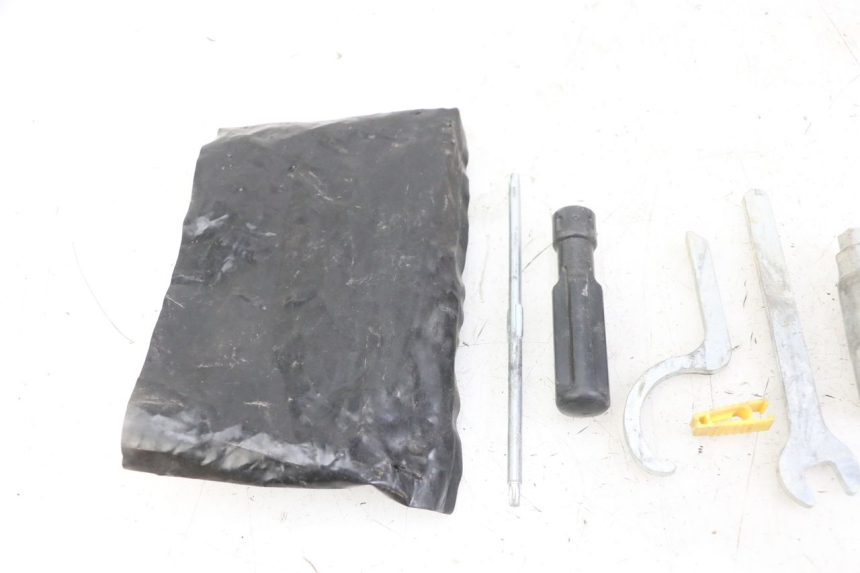 photo de TOOL KIT PIAGGIO MP3 LT 300 (2010 - 2016) - Component detail