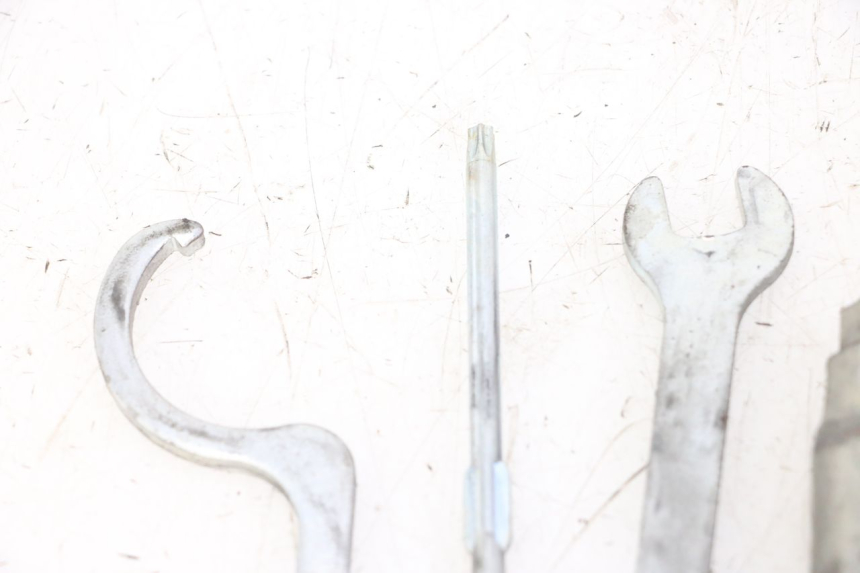 photo de TOOL KIT PIAGGIO MP3 LT 300 (2010 - 2016) - Zoom on usage condition