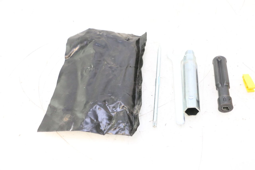 photo de TOOL KIT PIAGGIO MP3 LT 400 (2007 - 2012) - Technical close-up
