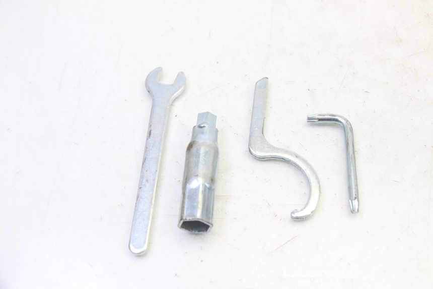 photo de TOOL KIT PIAGGIO MP3 RL 250 (2006 - 2010) - Component detail