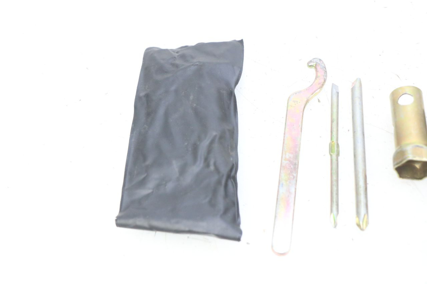 photo de TOOL KIT RIDE RACE GT 2T 50 (2012 - 2017) - Alternative perspective