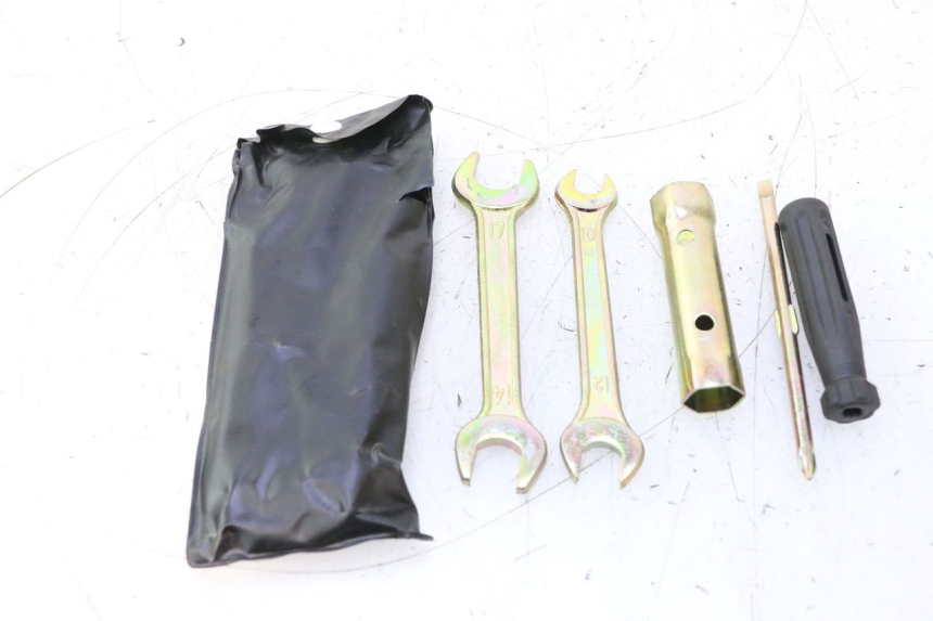 photo de TOOL KIT YAMASAKI STREET 50 (2013 - 2018) - Main view