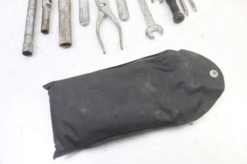 photo de TOOL KIT SUZUKI SV S 650 (2003 - 2009) - Zoom on usage condition